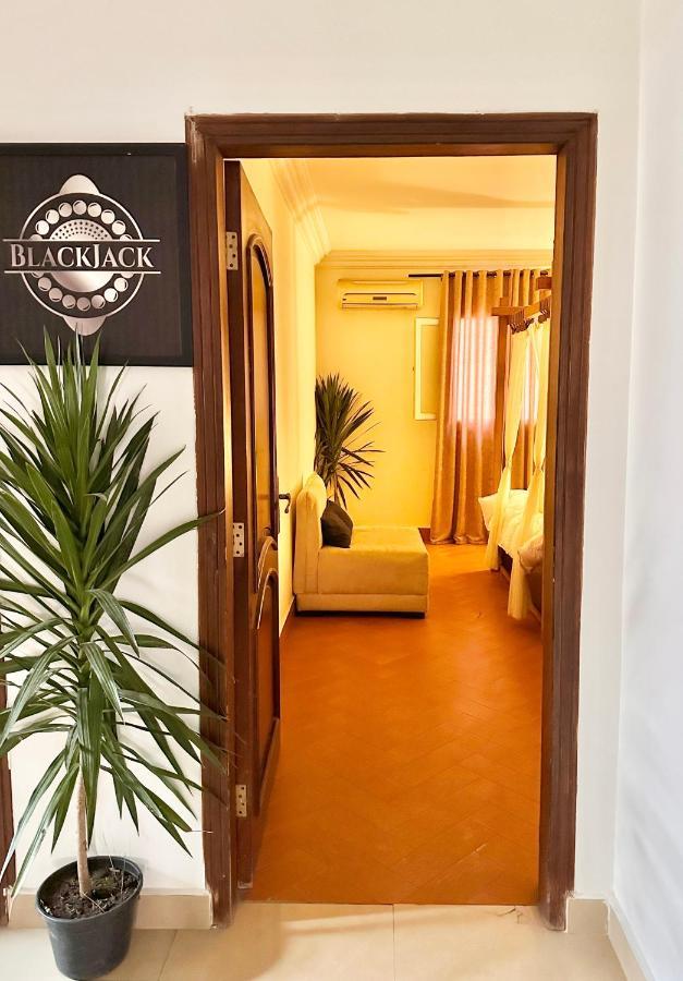 A Lovely Large Master Bedroom Maadi Degla Apartamento *